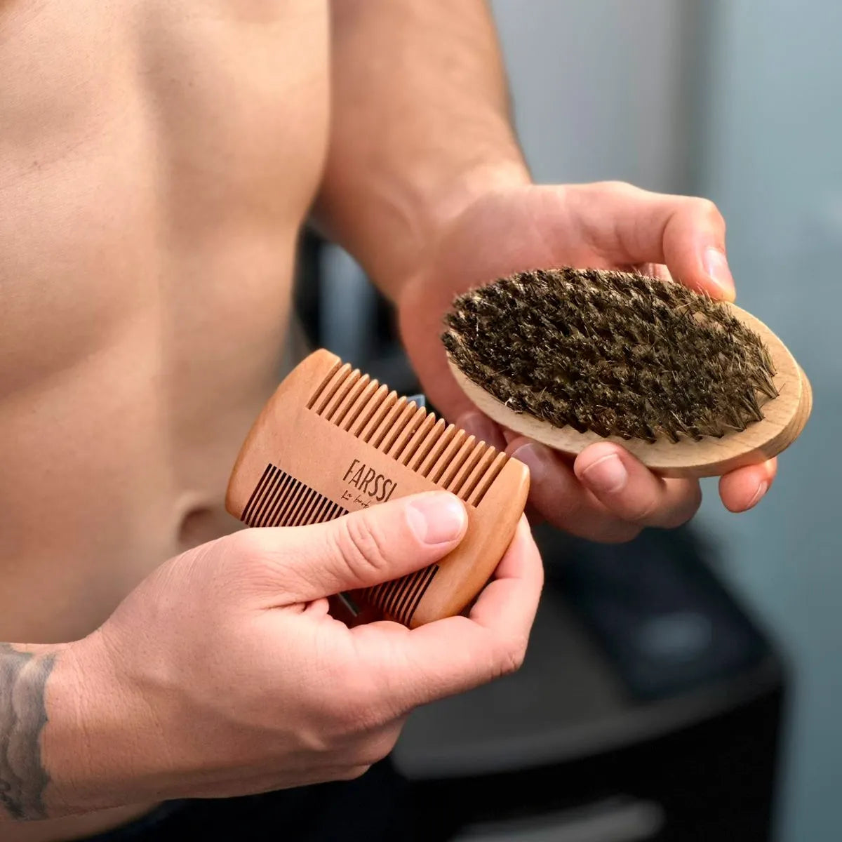 Set Cepillo Barba Cerdas de Jabalí + Peine Madera  Estilo y Cuidado Natural